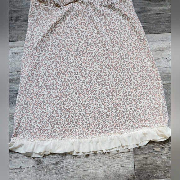 Marilyn Monroe Intimates Animal Print Chemise - Picture 3 of 8